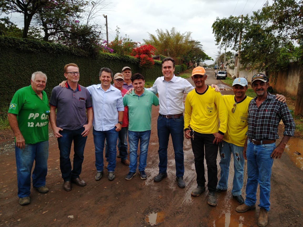 201992_Vereadores acompanham início de obras no Santa Alice